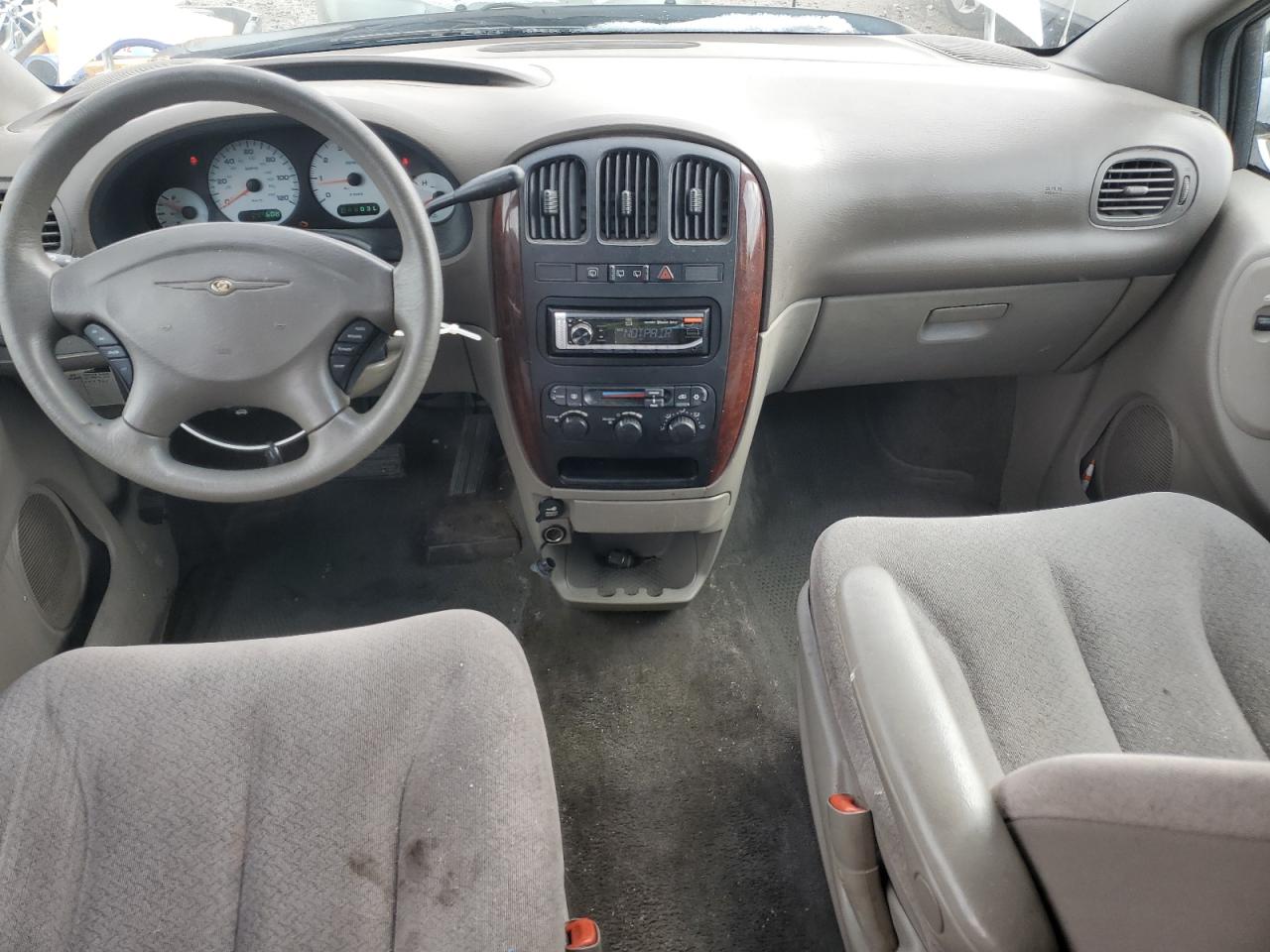 2003 Chrysler Town & Country - Image 8