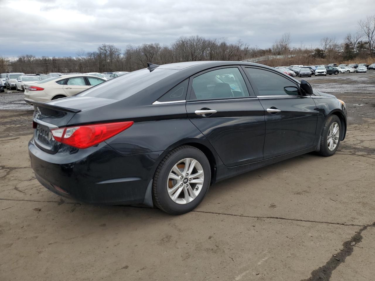 2013 Hyundai Sonata - Image 3