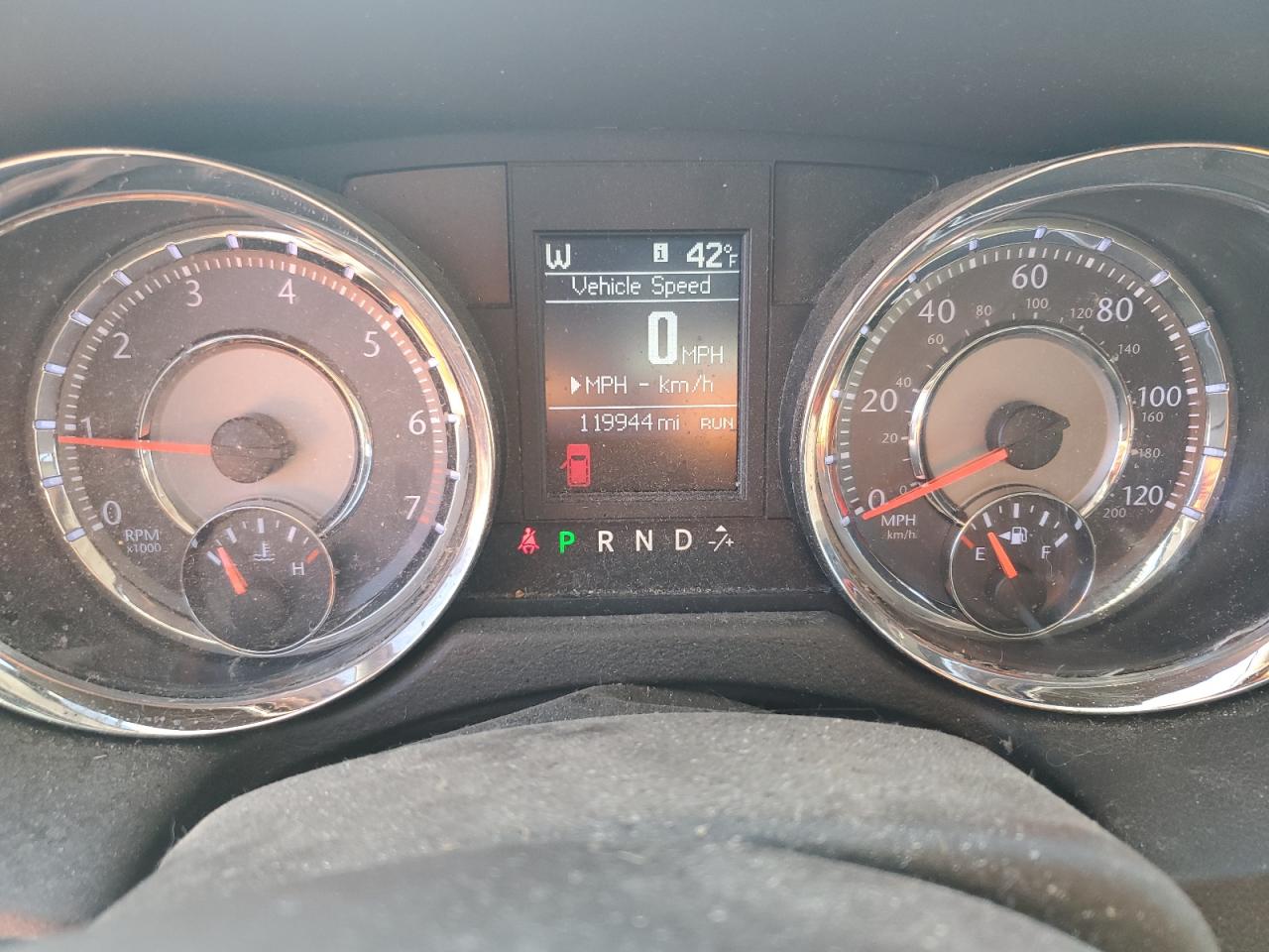 2011 Chrysler Town & Country - Image 9