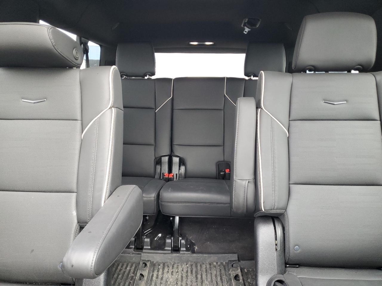 2023 Cadillac Escalade - Image 10