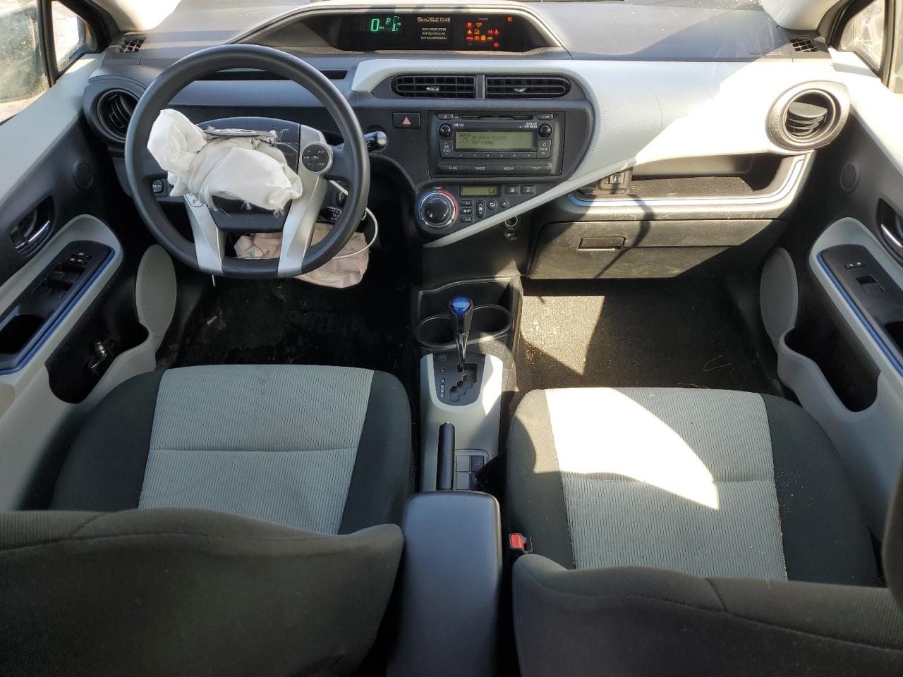 2012 Toyota Prius - Image 8