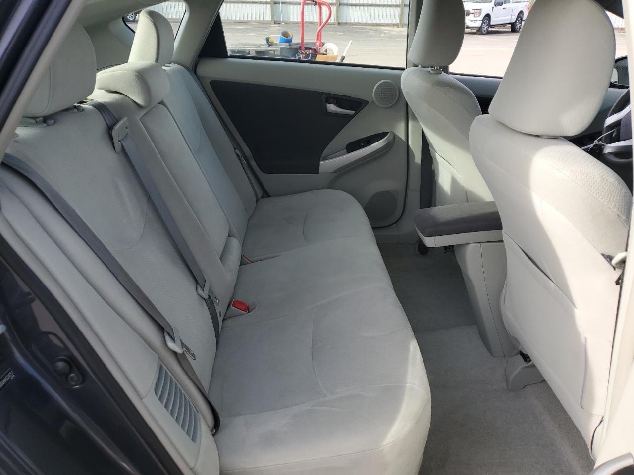 2010 Toyota Prius - Image 10