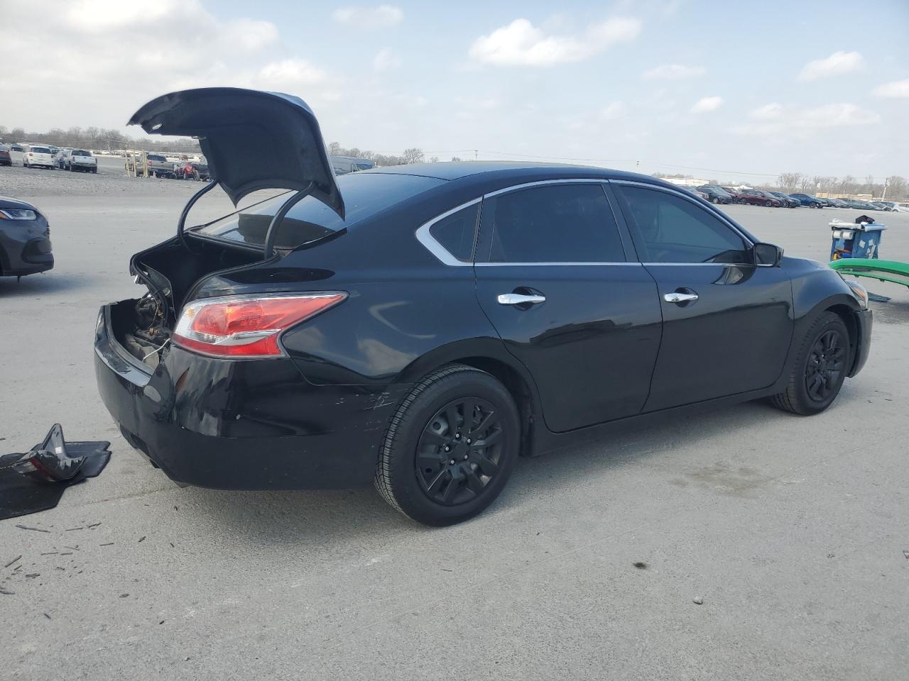 2015 Nissan Altima - Image 3