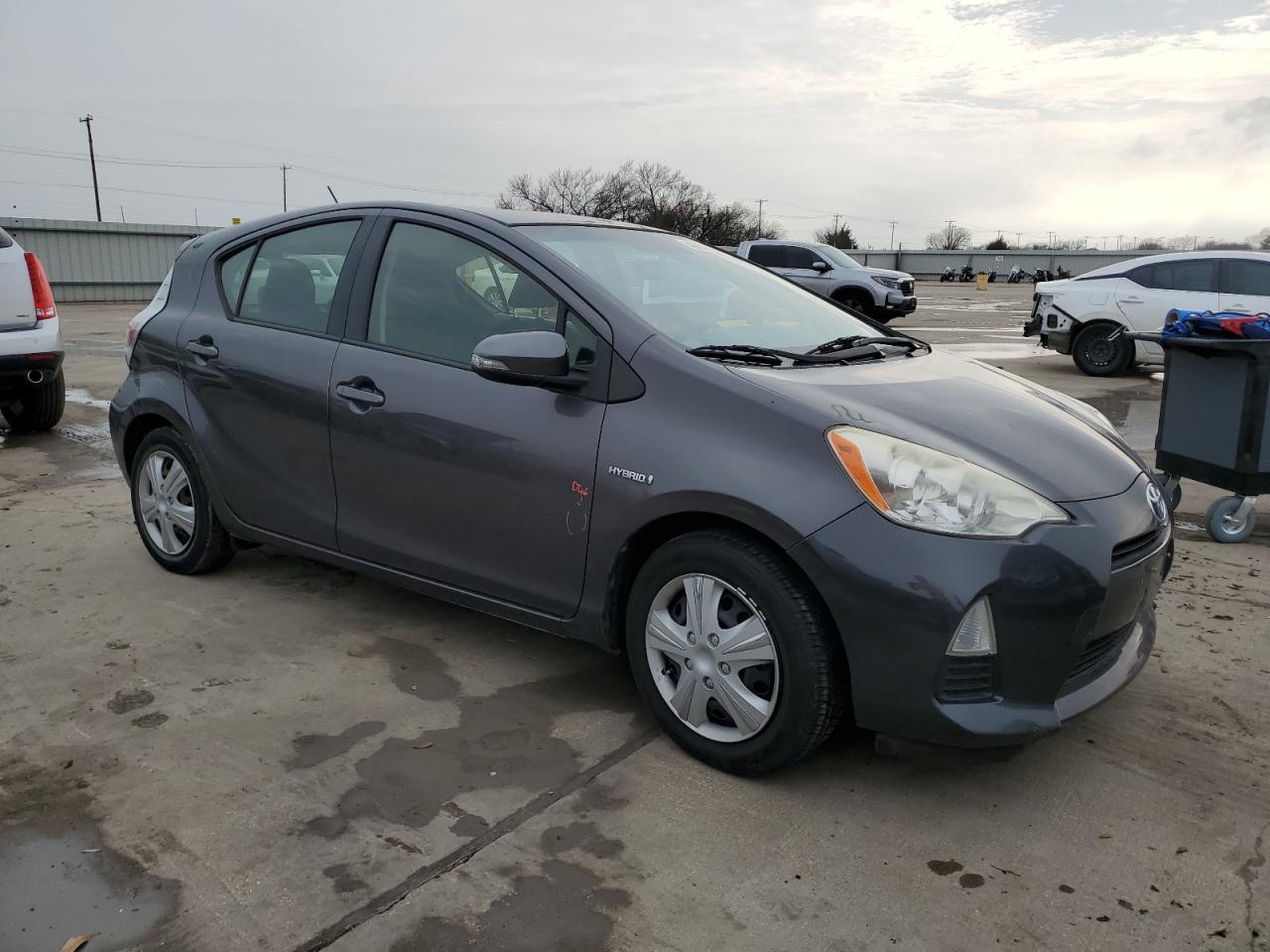 2013 Toyota Prius - Image 4