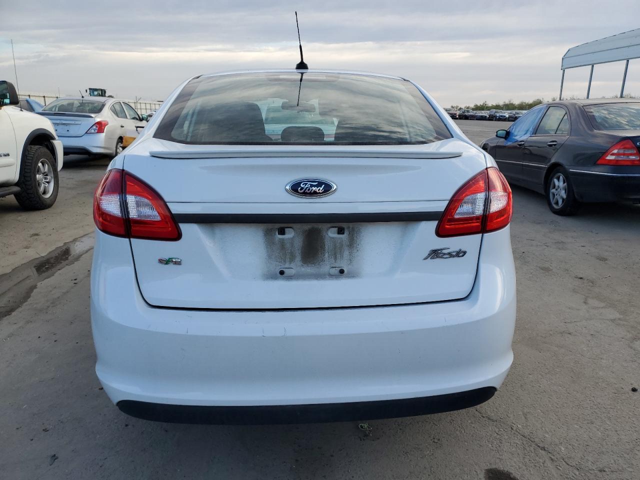 2013 Ford Fiesta - Image 6