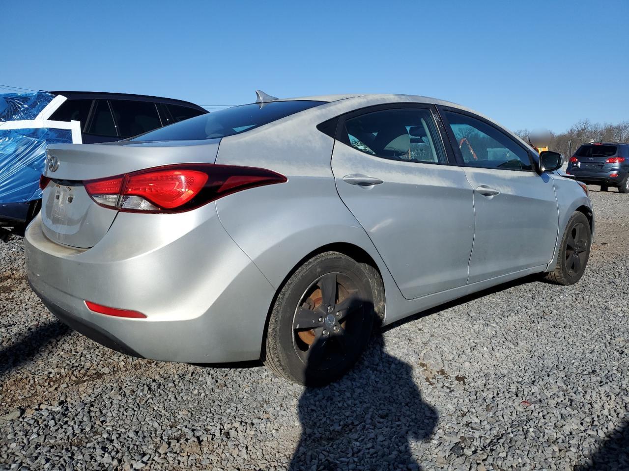 2014 Hyundai Elantra - Image 3