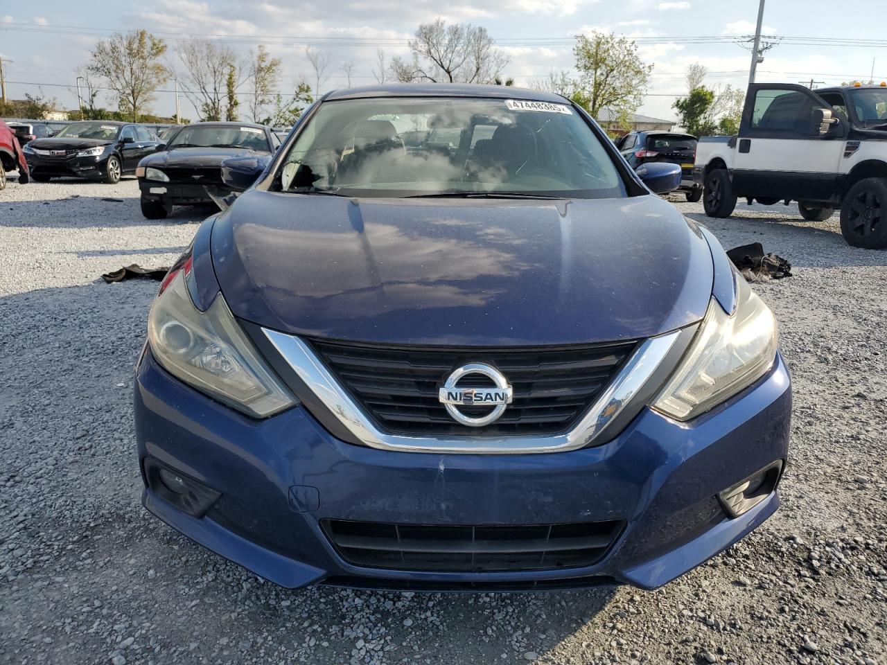 2018 Nissan Altima - Image 5