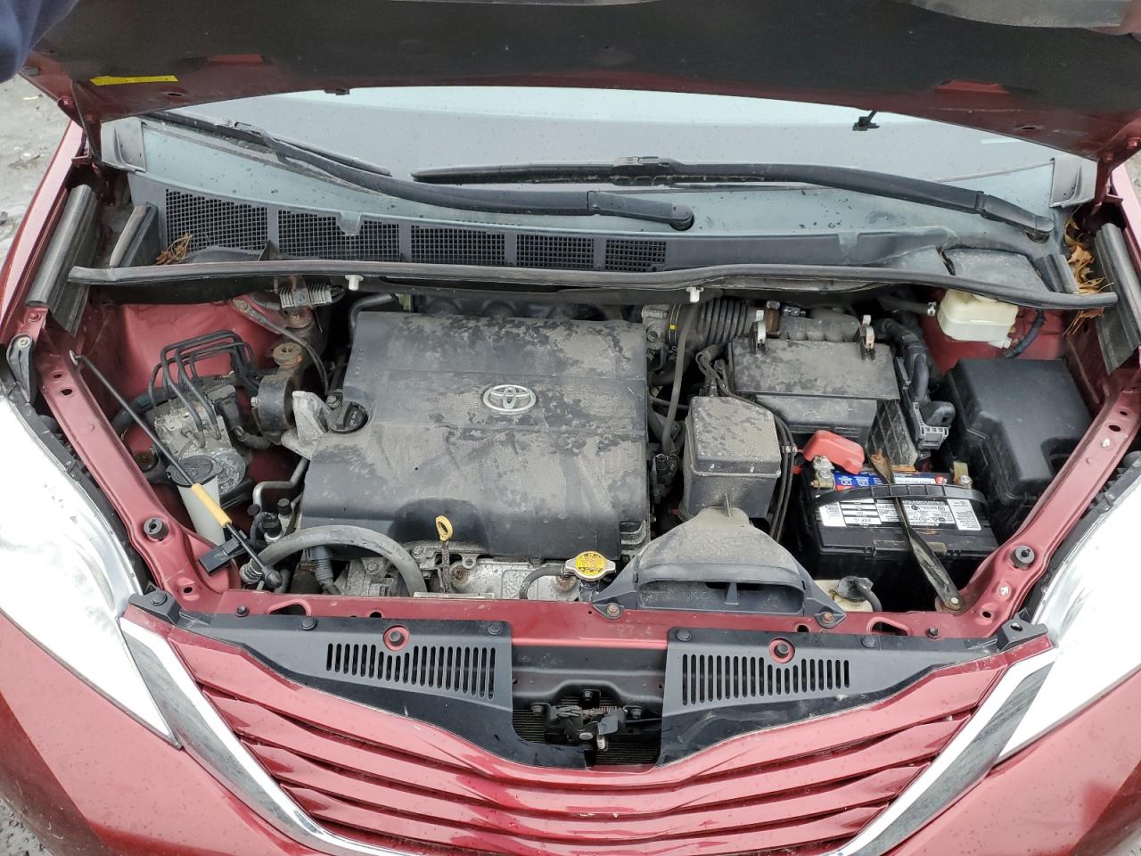 2015 Toyota Sienna - Image 12