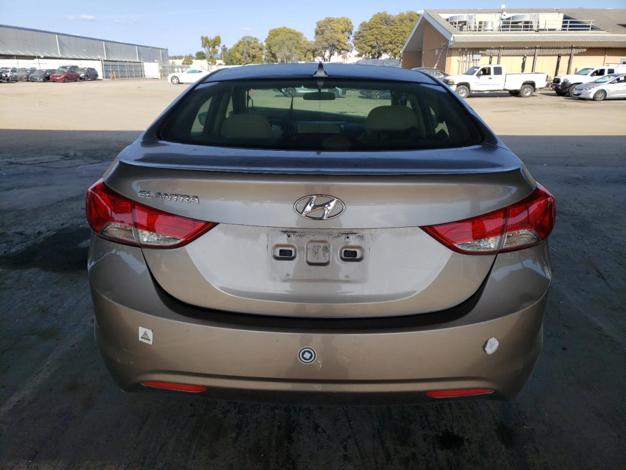 2013 Hyundai Elantra - Image 6