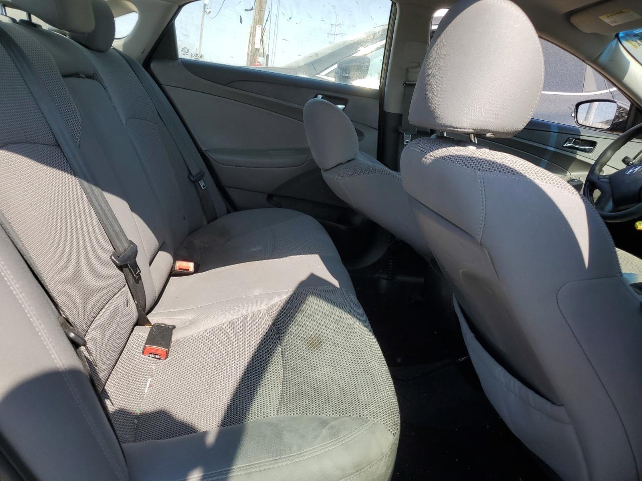 2013 Hyundai Sonata - Image 10