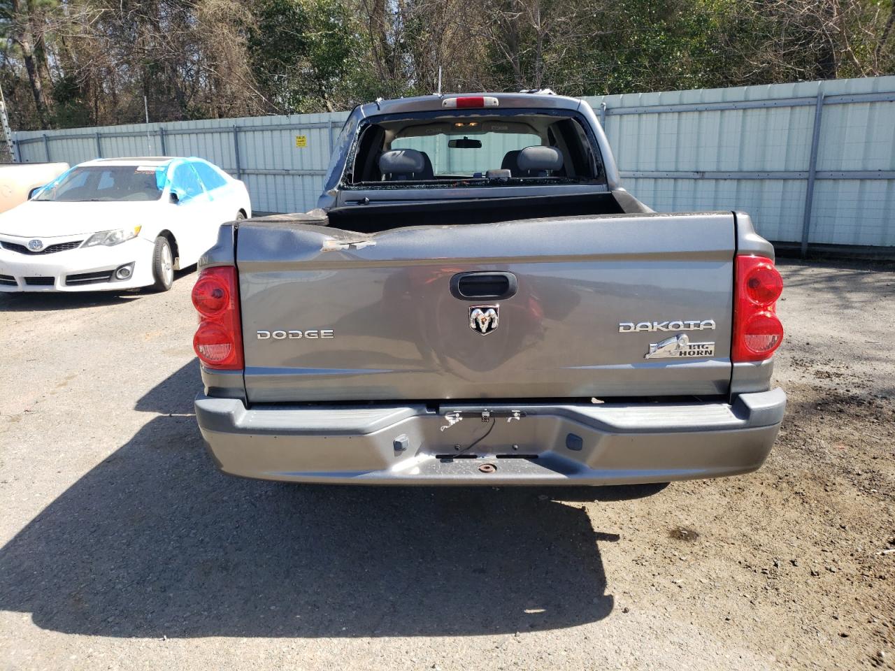 2011 Dodge Dakota - Image 6