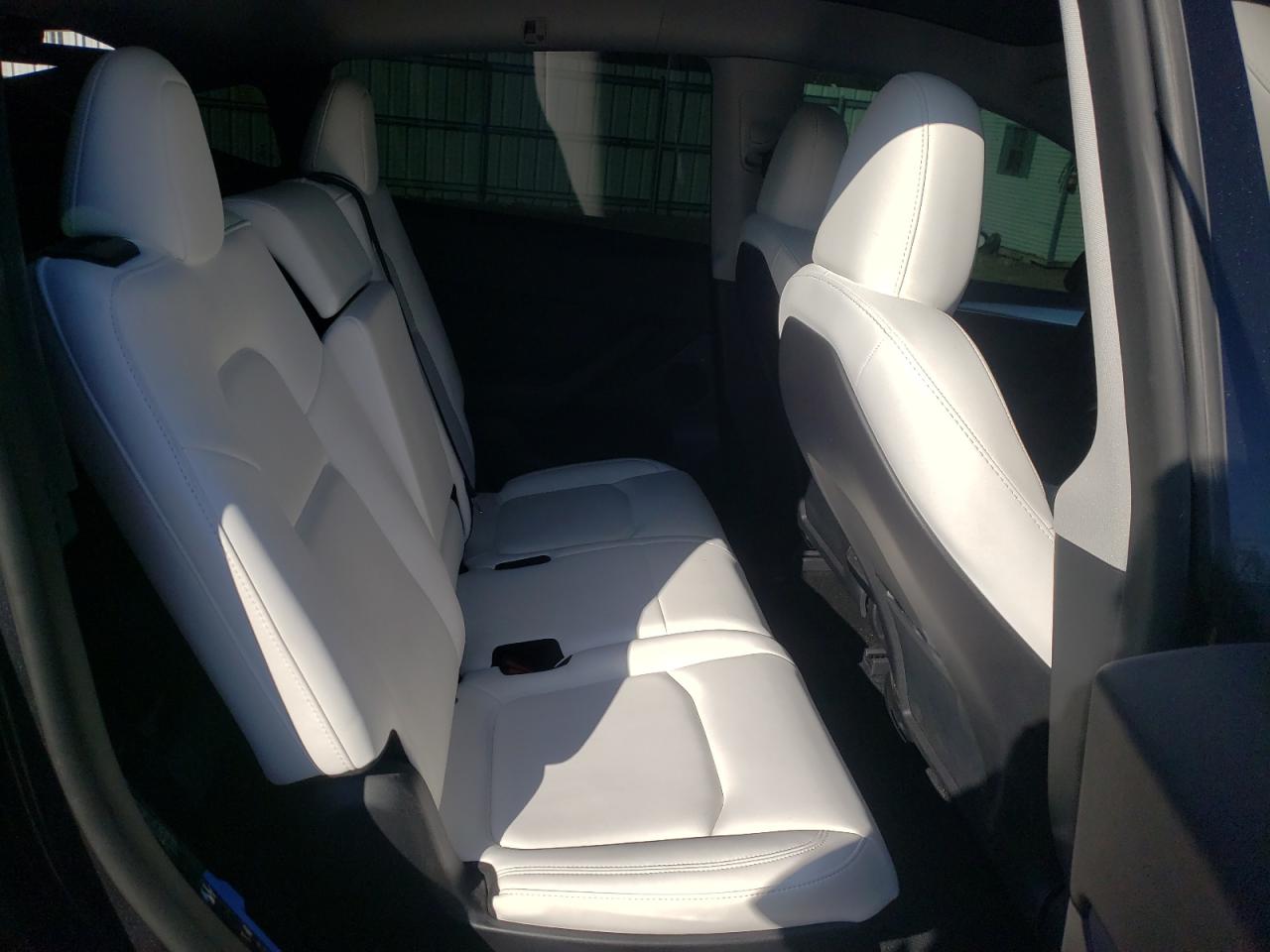 2024 Tesla Model Y VIN: 7SAYGAEE8RF074213 Lot: 50637445