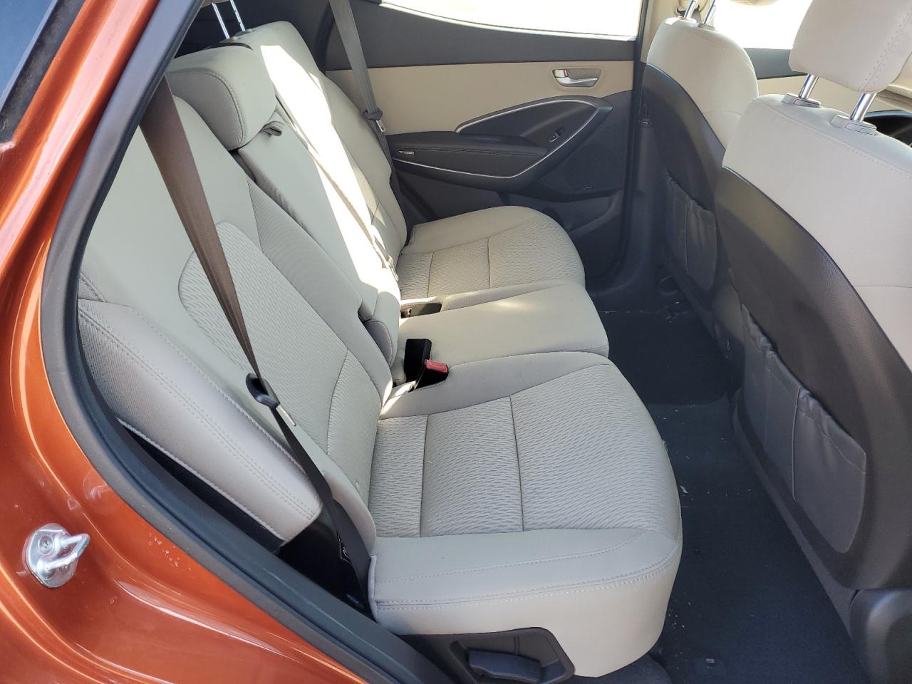 2017 Hyundai Santa Fe - Image 11