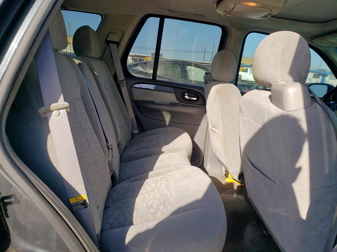 2006 GMC Envoy - Image 11