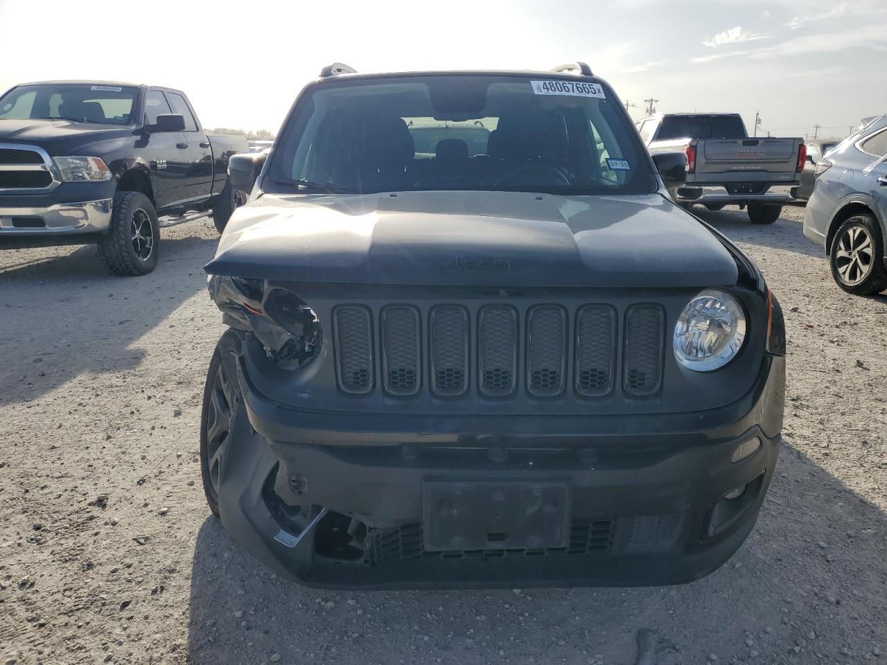2018 Jeep Renegade - Image 5
