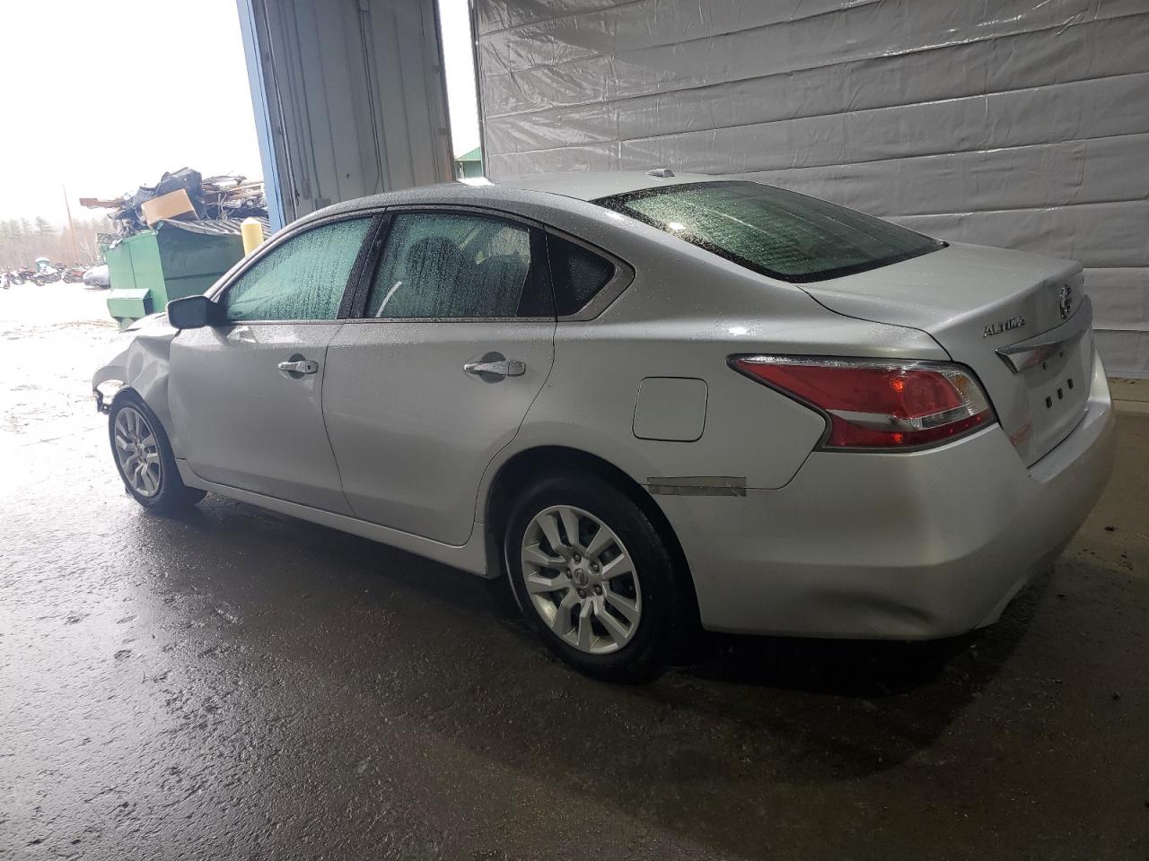2015 Nissan Altima - Image 2