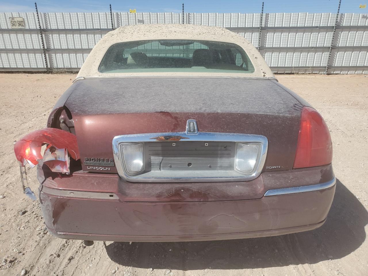 2003 Lincoln Town Car Executive VIN: 1LNHM81W63Y651305 Lot: 50501715