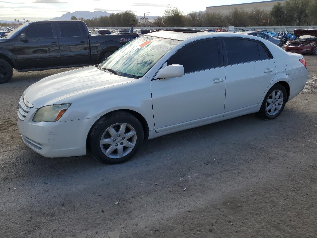 2005 Toyota Avalon Xl for Sale in Las Vegas, NV - Side