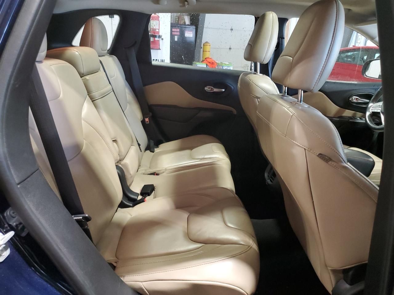 2015 Jeep Grand Cherokee - Image 11