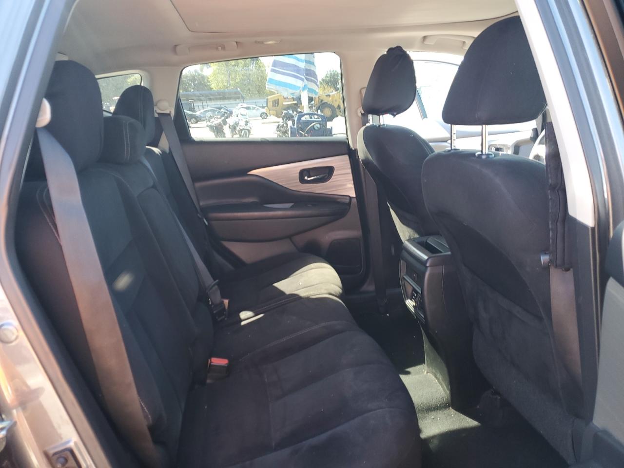 2015 Nissan Murano - Image 11