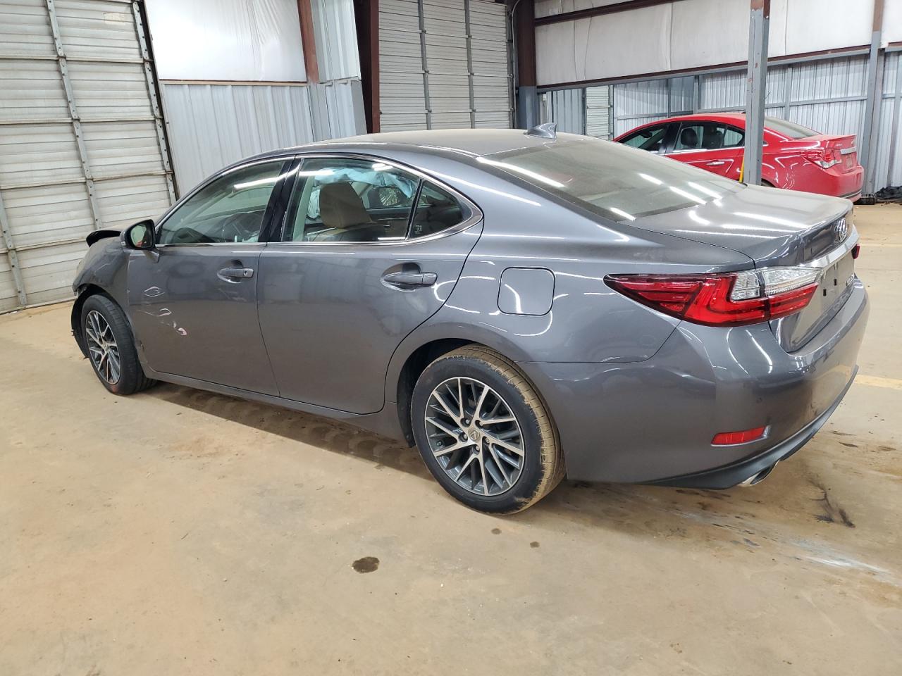 2016 Lexus ES - Image 2