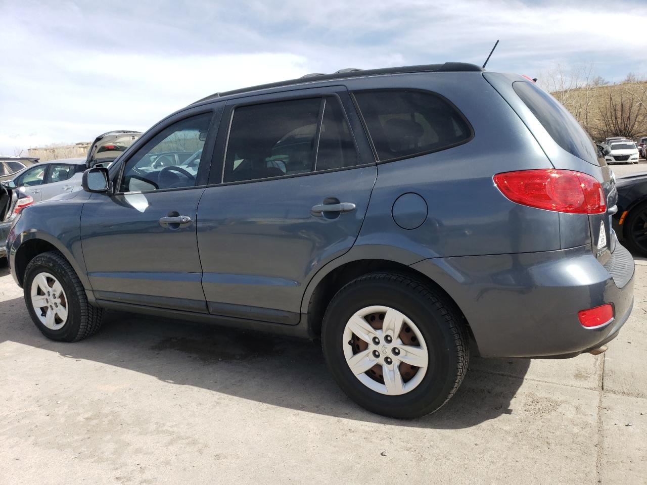 2009 Hyundai Santa Fe - Image 2