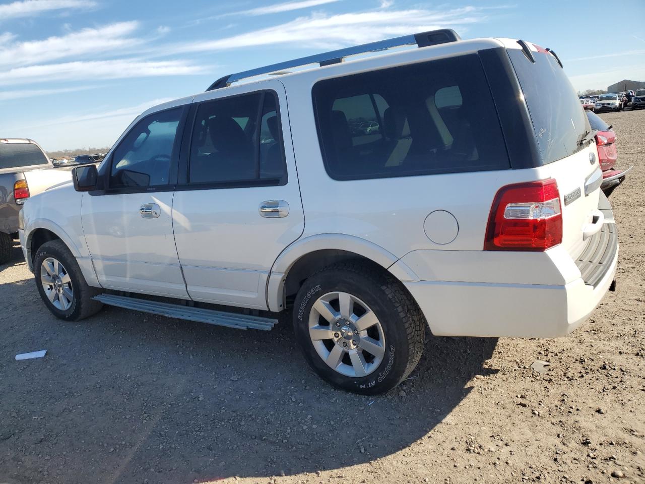 2010 Ford Expedition - Image 2