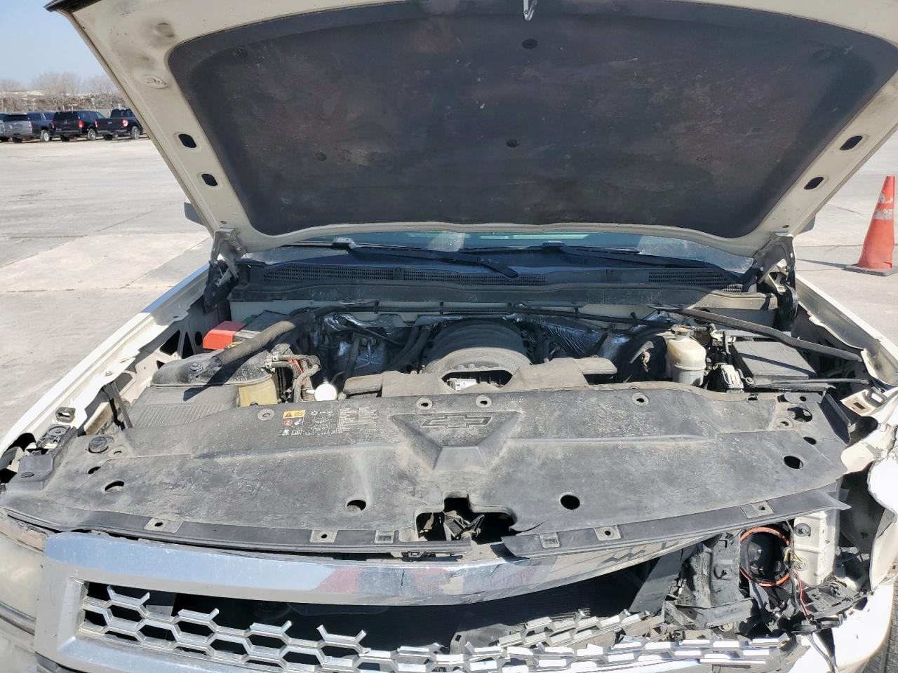 2015 Chevrolet Silverado - Image 11