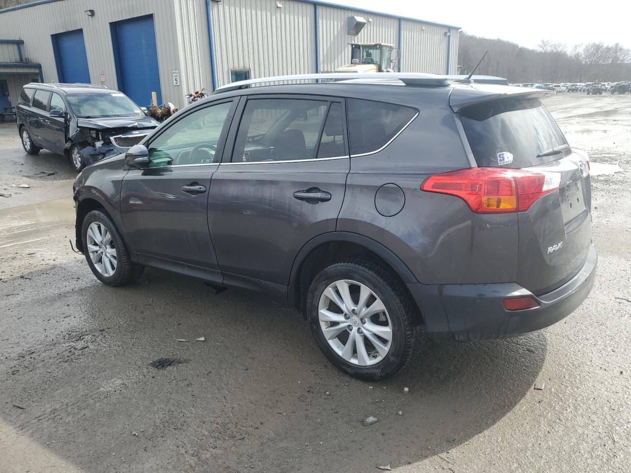 2015 Toyota RAV 4 - Image 2