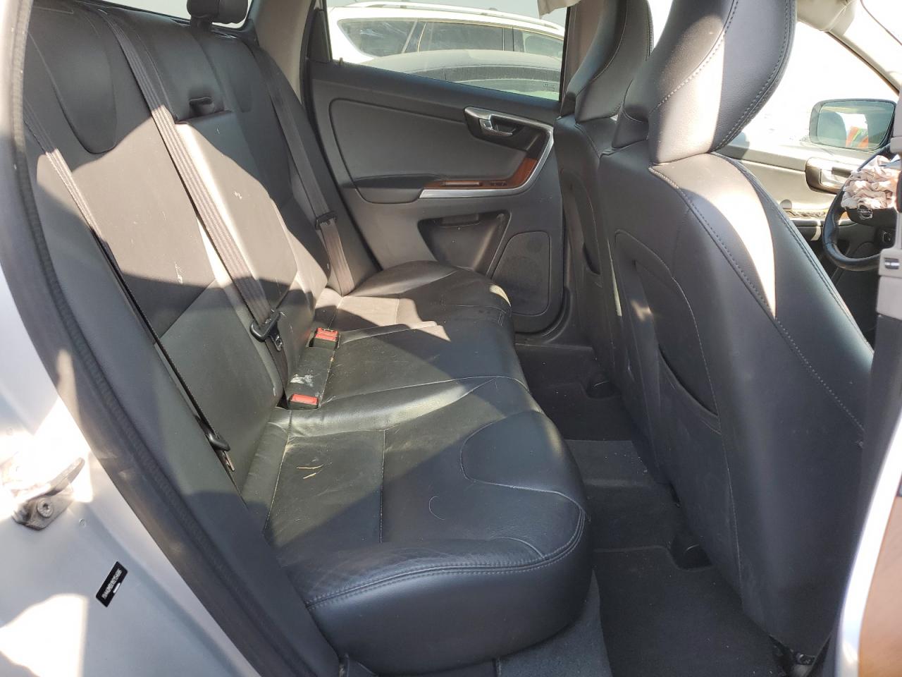 2017 Volvo XC60 - Image 11