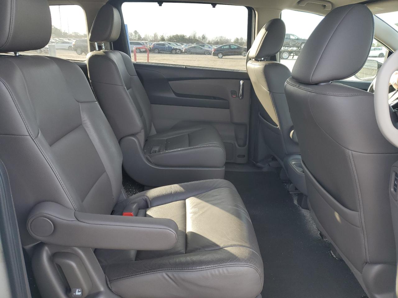 2015 Honda Odyssey - Image 11