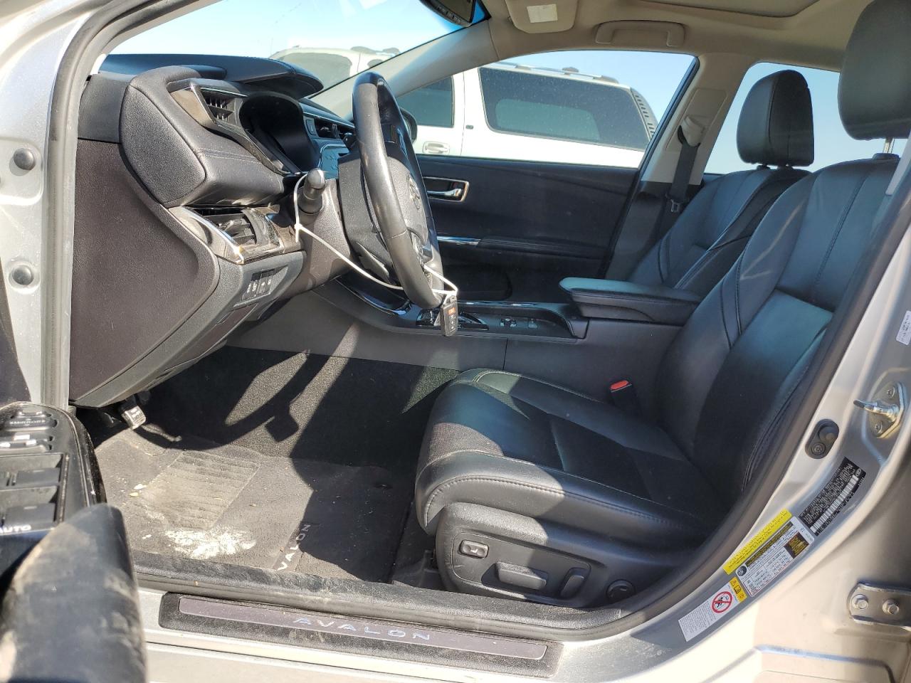 2016 Toyota Avalon - Image 7