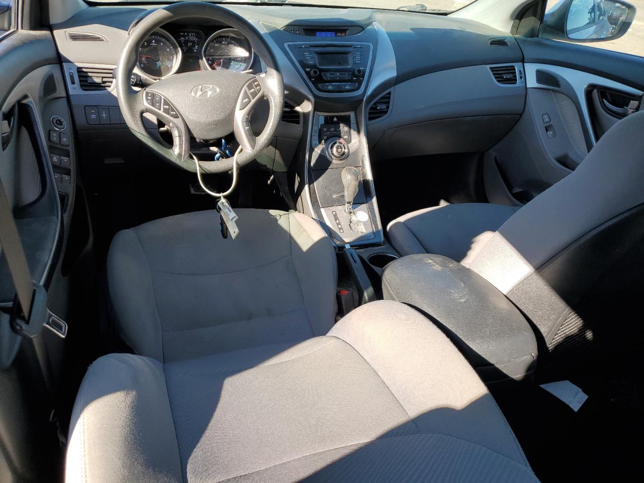 2013 Hyundai Elantra - Image 8