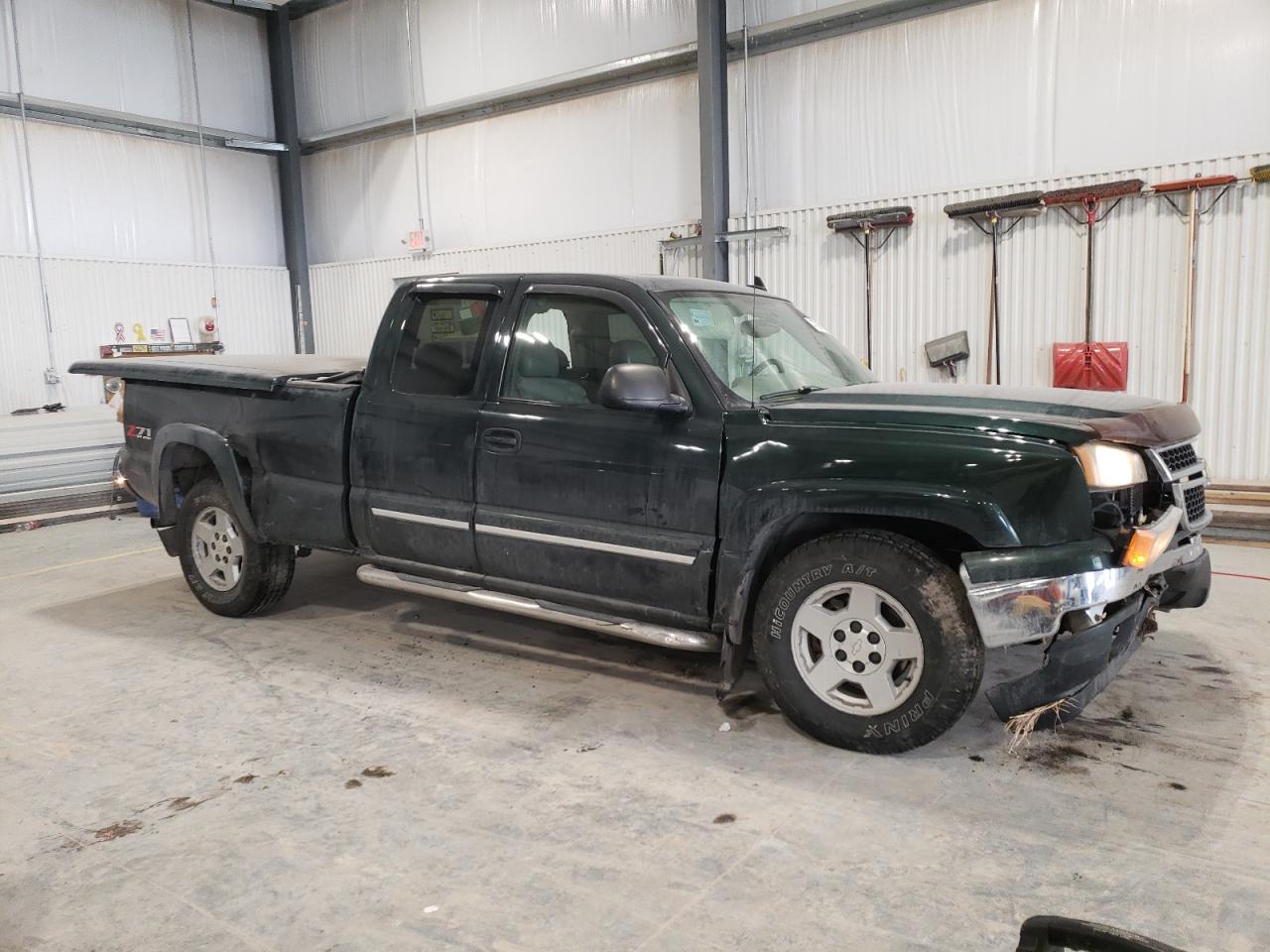 2007 Chevrolet Silverado - Image 4