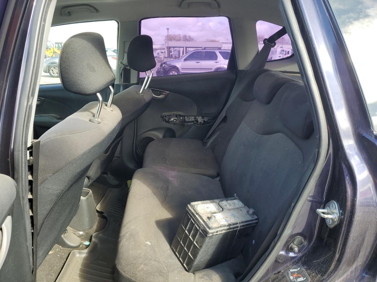 2010 Honda Fit - Image 10