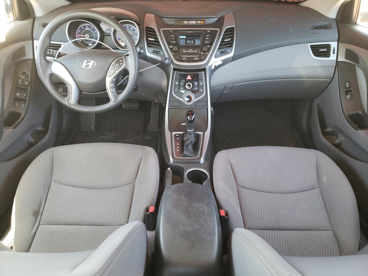 2015 Hyundai Elantra - Image 8