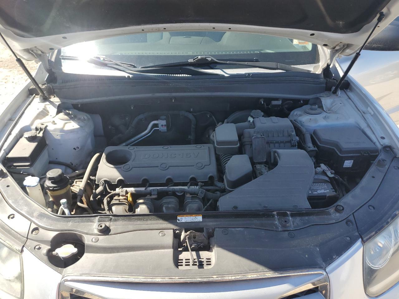 2012 Hyundai Santa Fe - Image 11