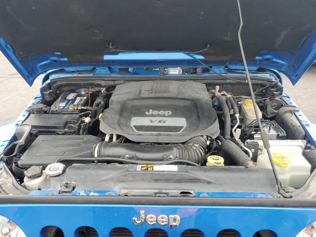 2016 Jeep Wrangler - Image 11