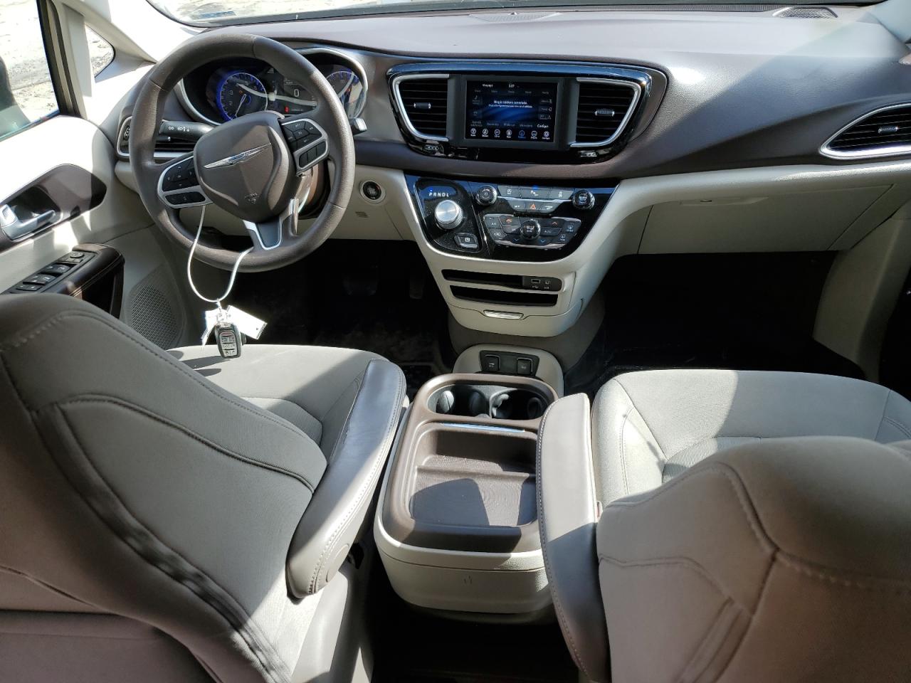 2018 Chrysler Pacifica - Image 8