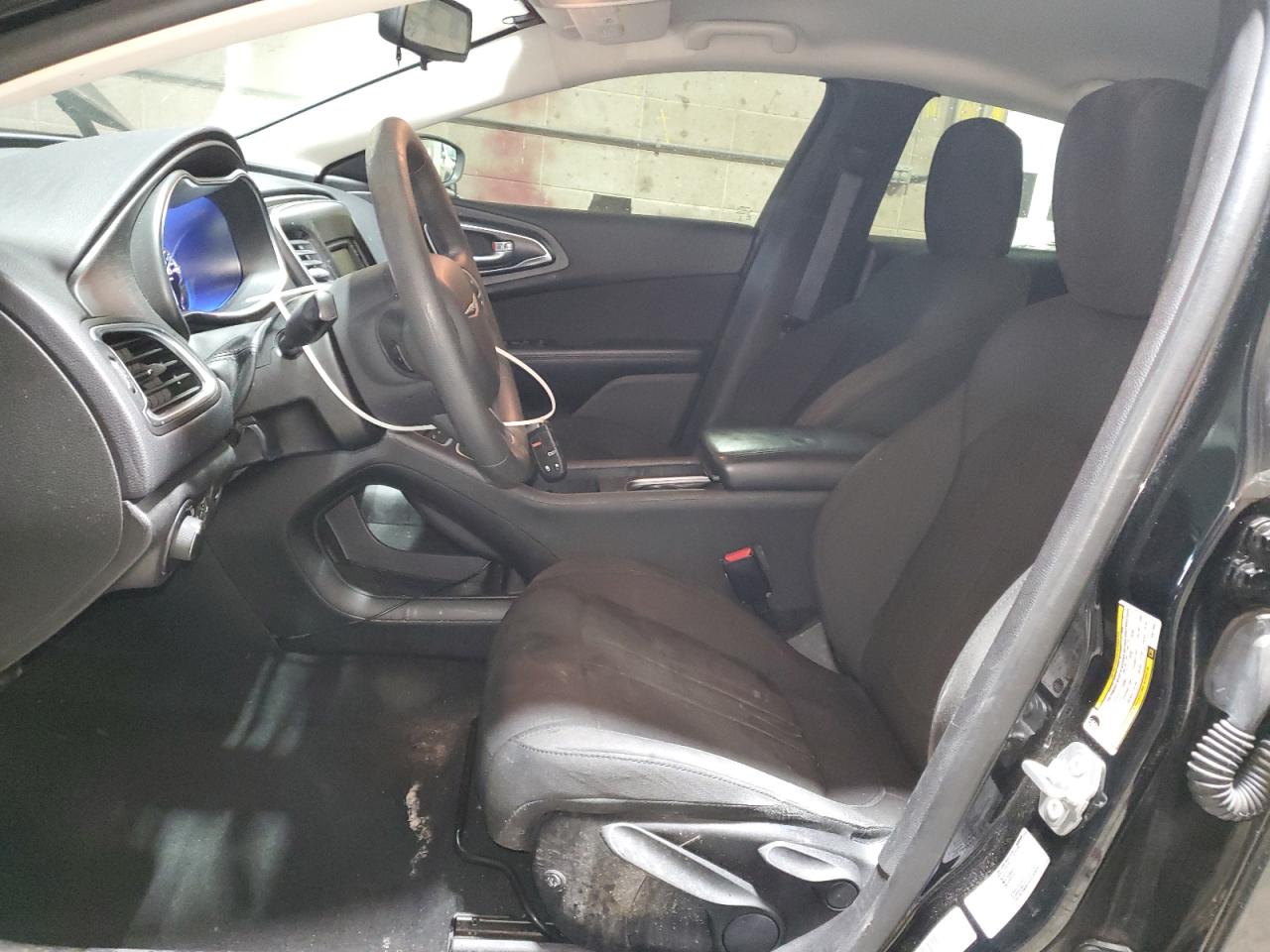 2016 Chrysler 200 - Image 7