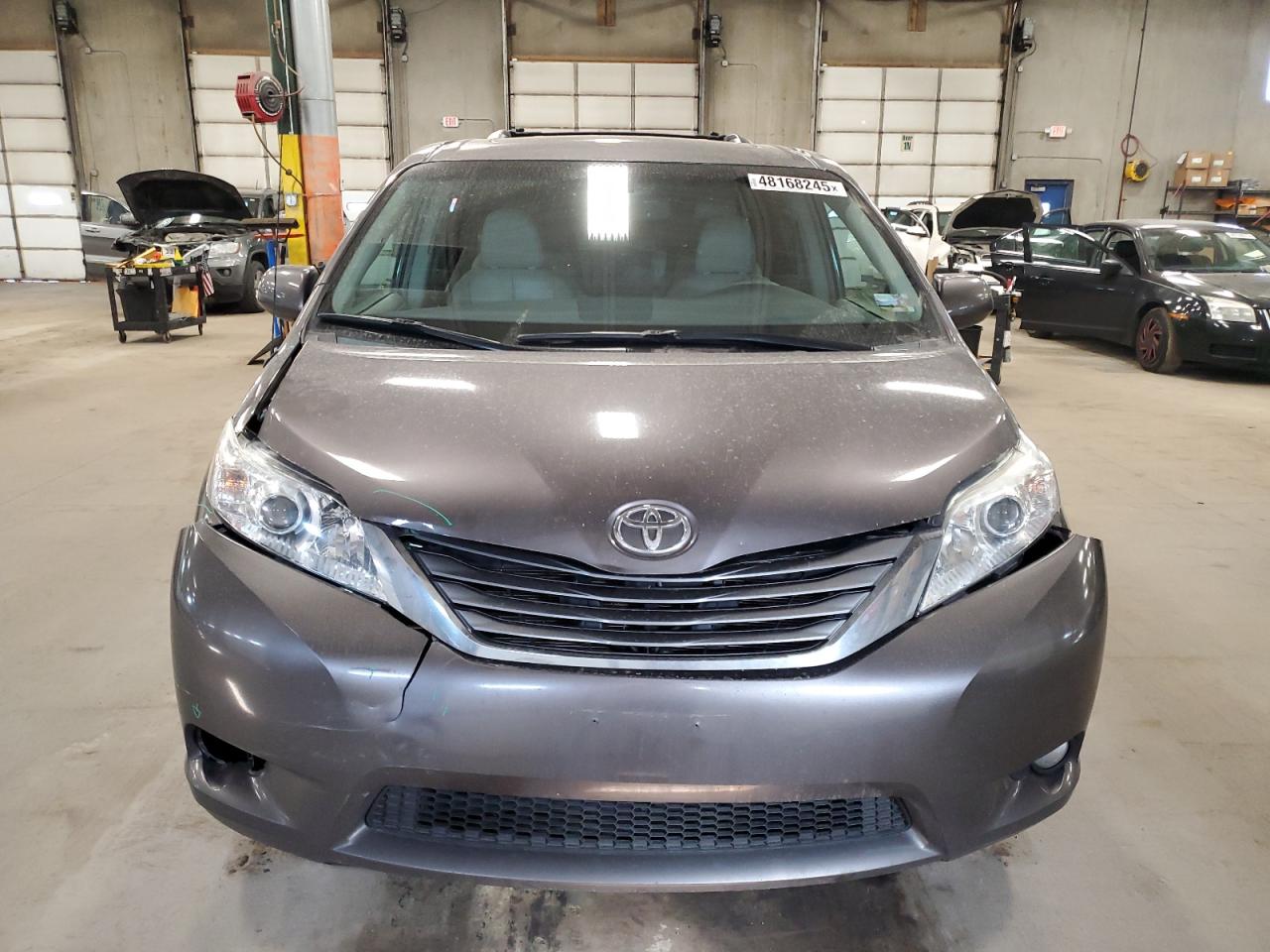 2012 Toyota Sienna - Image 5