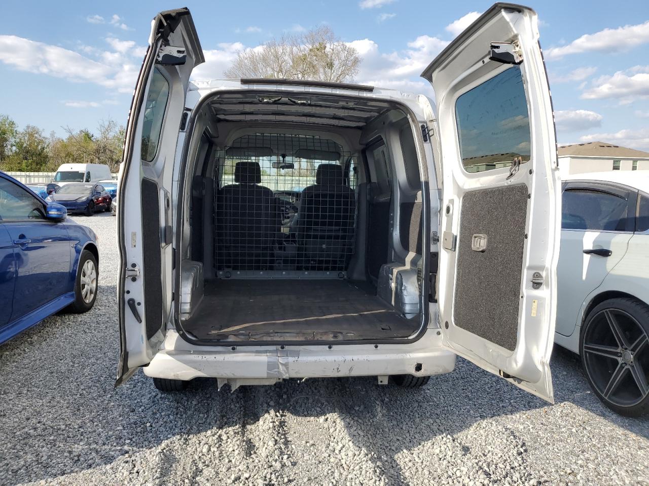 2015 Nissan NV - Image 6