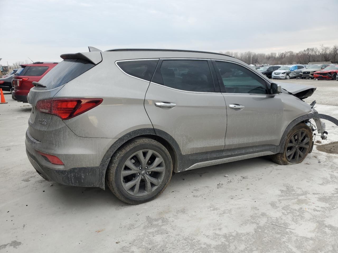2018 Hyundai Santa Fe - Image 3