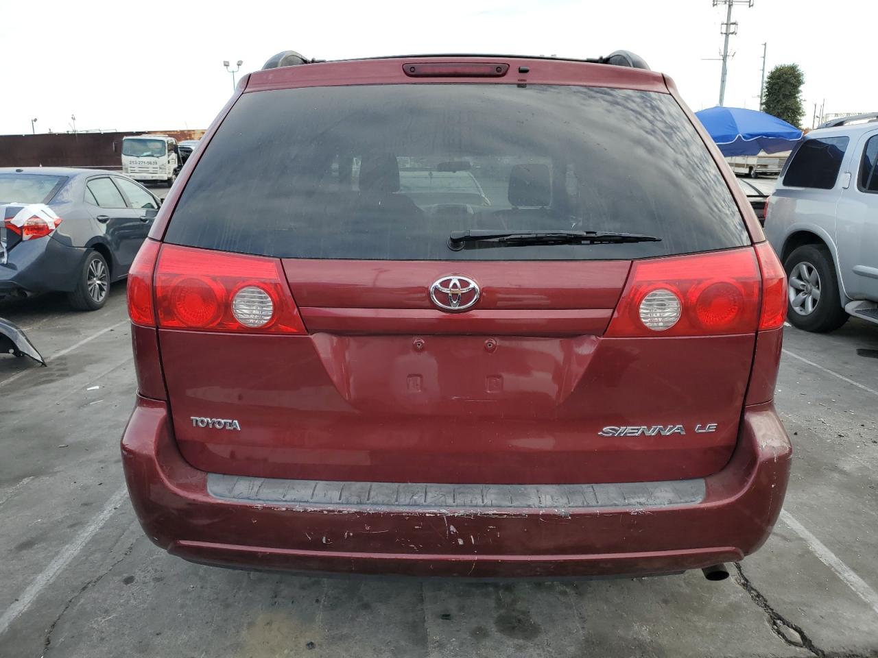2009 Toyota Sienna - Image 6