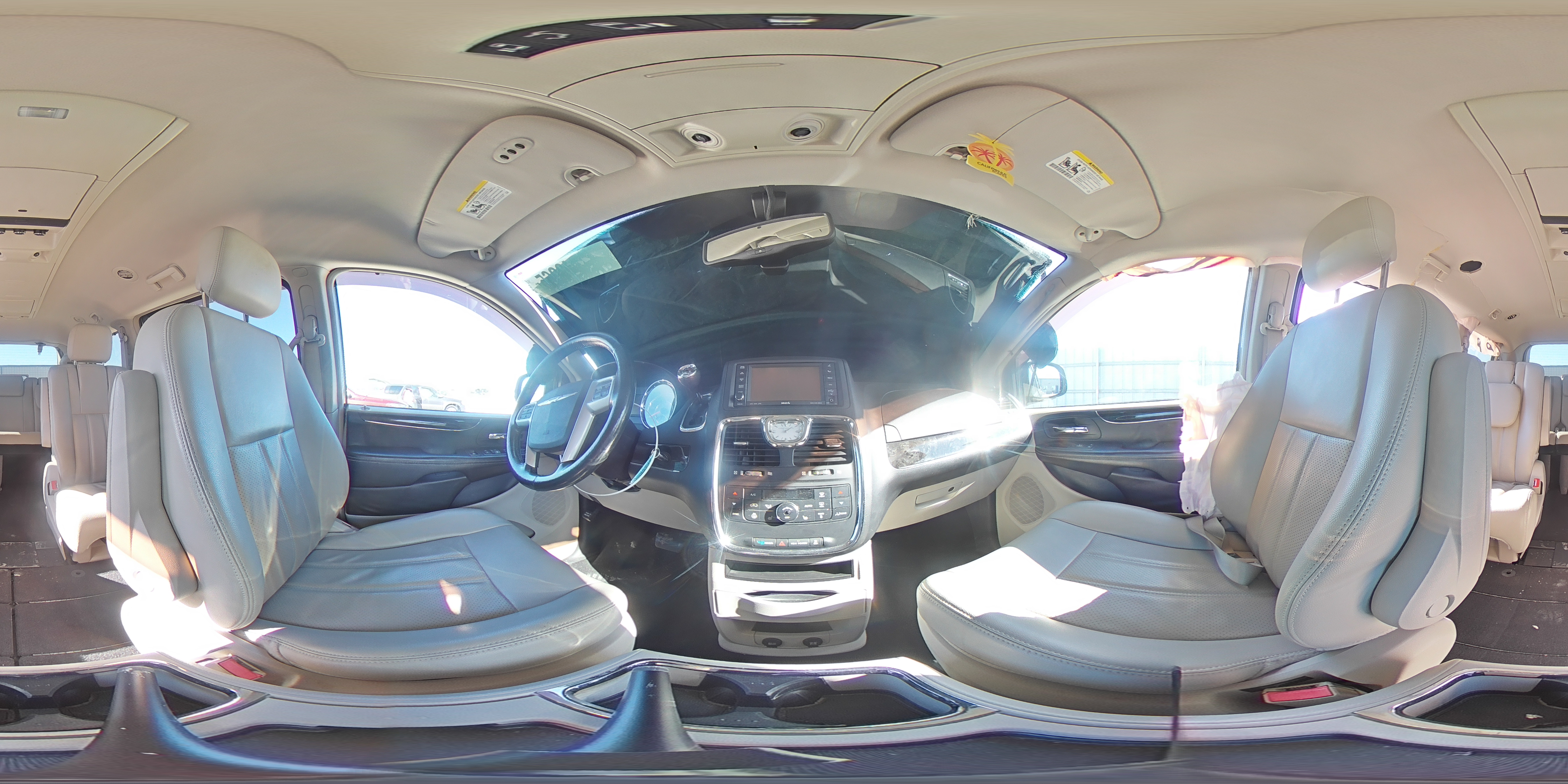 2013 Chrysler Town & Country - Image 17