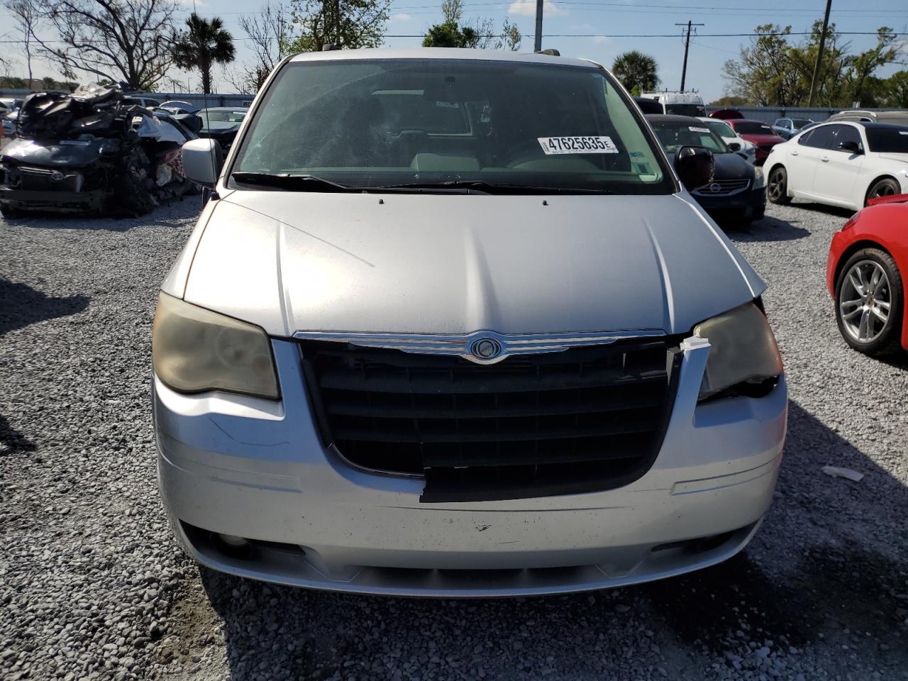 2010 Chrysler Town & Country - Image 5