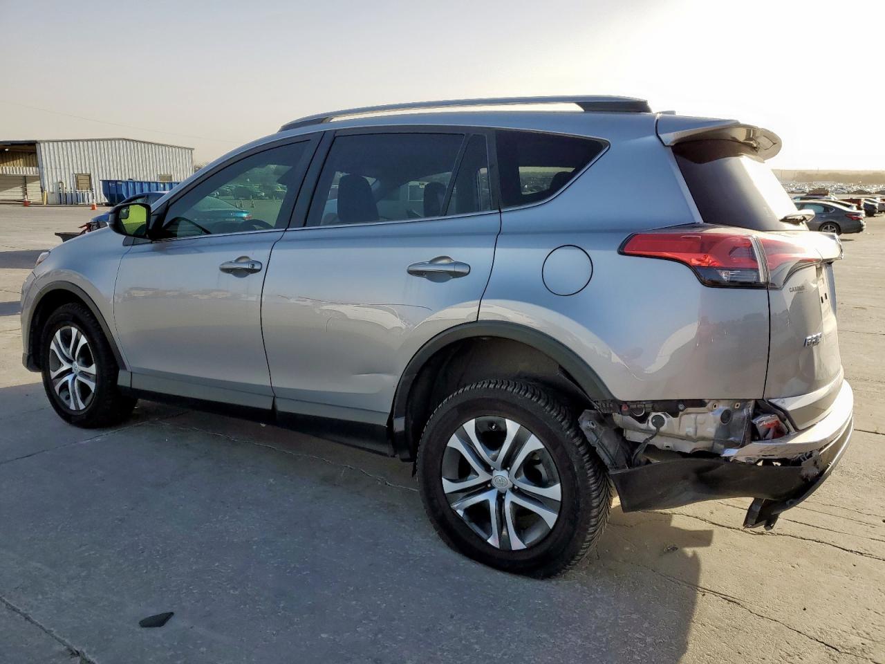 JTMZFREV5JJ171806 TOYOTA RAV4 2018