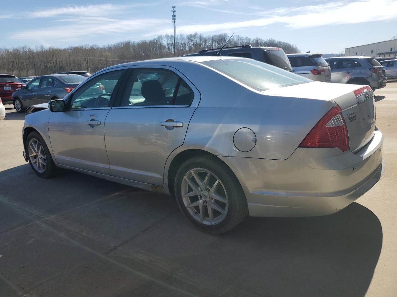 2011 Ford Fusion - Image 2