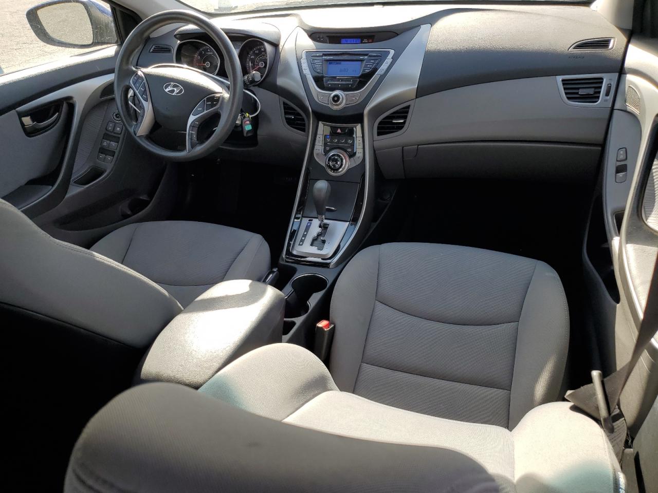 2013 Hyundai Elantra - Image 8