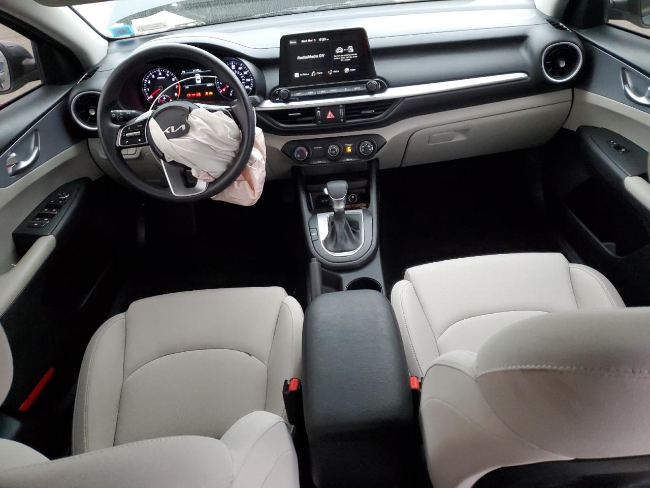 2023 Kia Forte - Image 8
